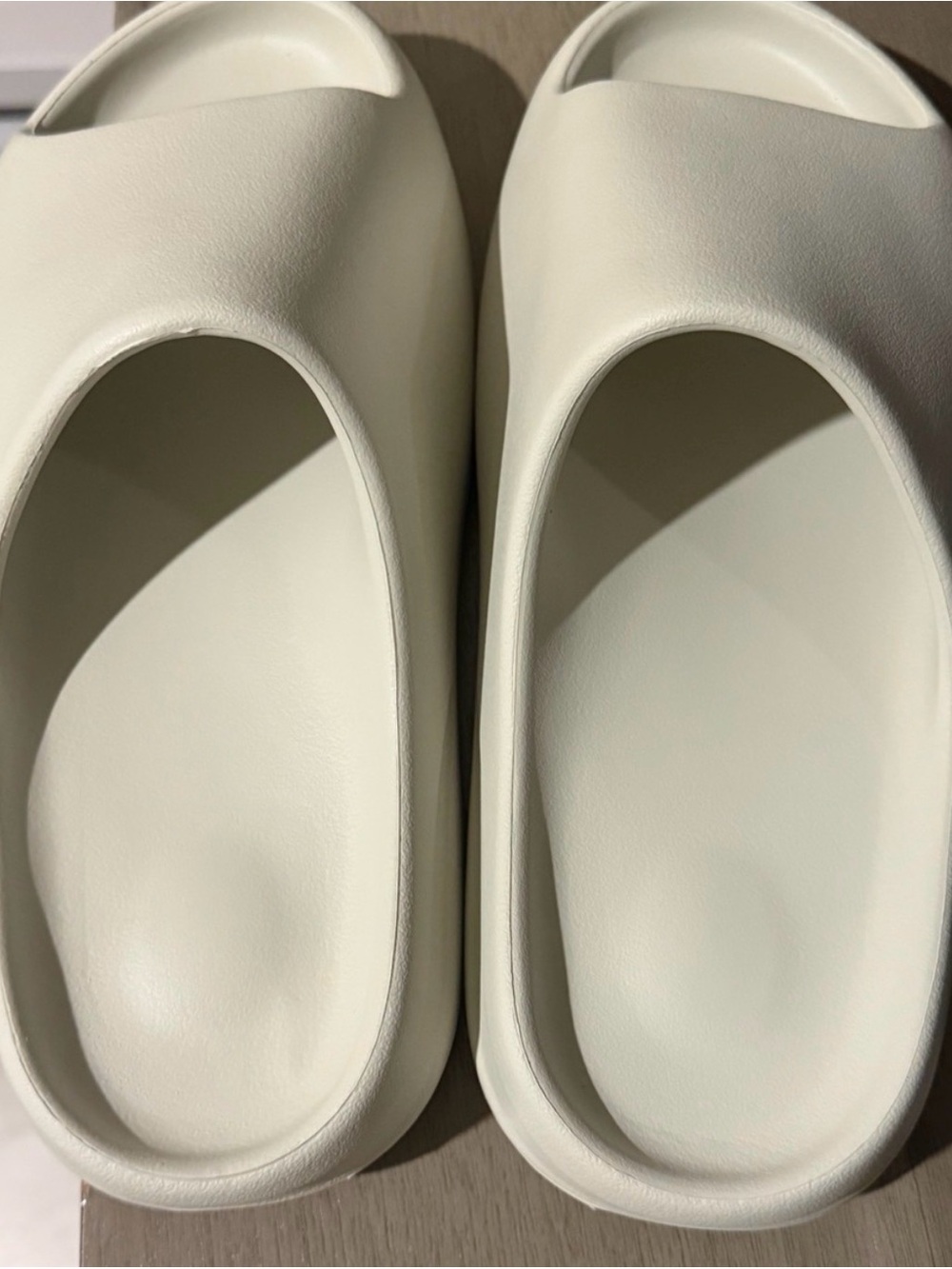 YZY YS-01 Mens Slide Sandal Size 10 Cream NWT Yeezy Brand New